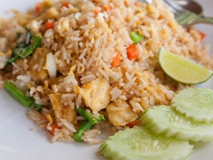 Thai fried rice with cucumber and lime